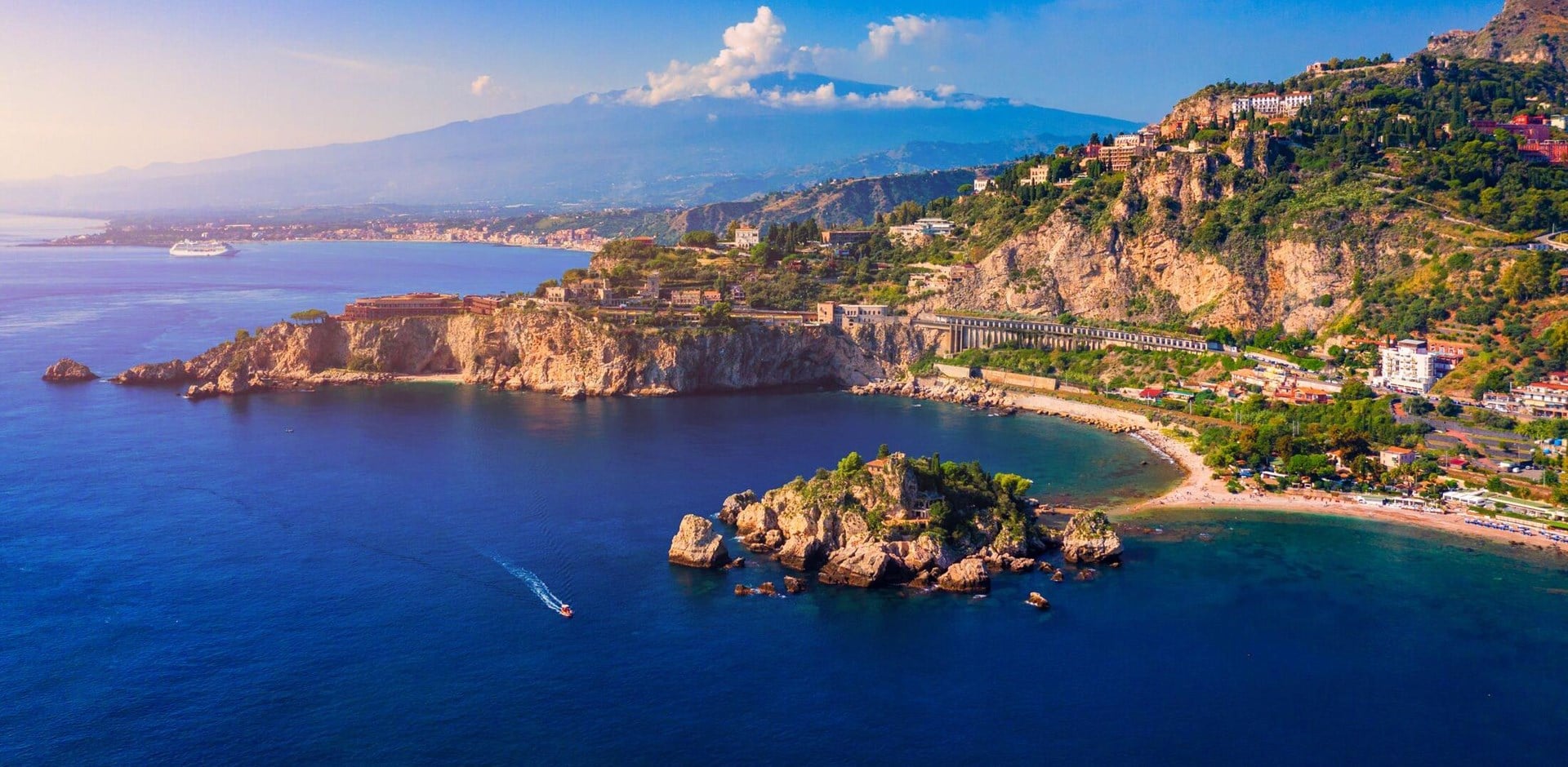 Taormina — Teatro Antico e vista sul mare
